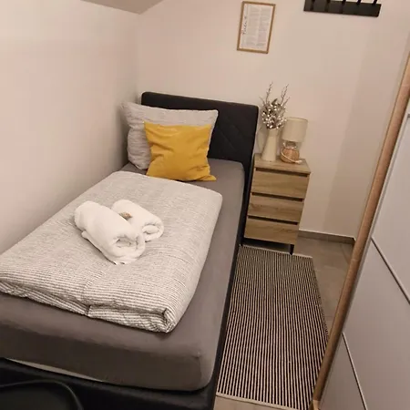 - Nachtigall 1 Apartment Bad Hersfeld